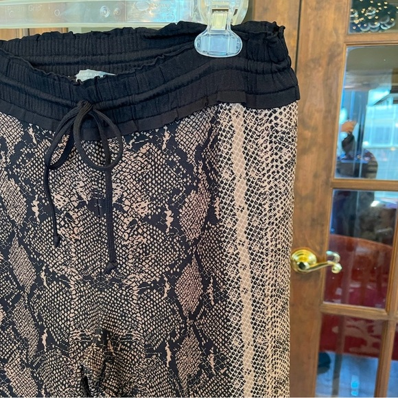 Alexander McQueen Black and Tan Animal Print Joggers S - Picture 4 of 10